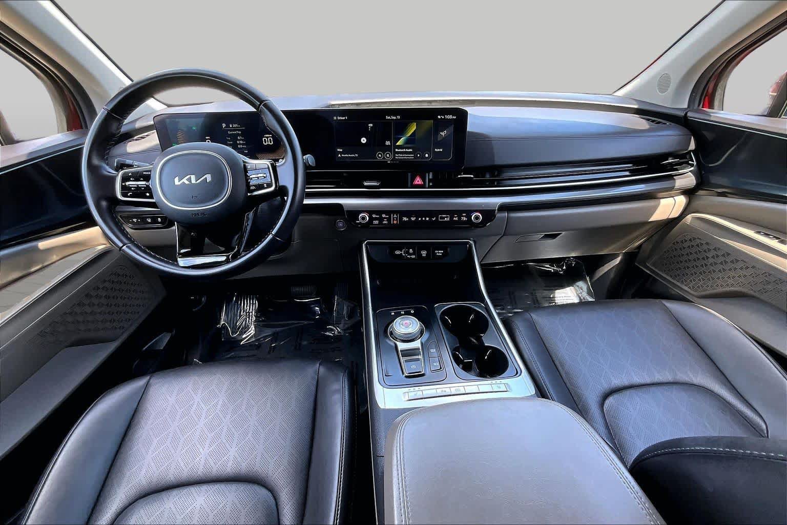 Used 2026 Kia Carnival LXS FWD image 15