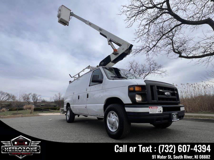 Used 2014 Ford E-350 and Econoline 350 Super Duty w/ Power Group RWD image 14