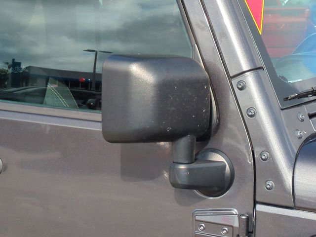 Used 2017 Jeep Wrangler Unlimited Sahara w/ Connectivity Group image 11