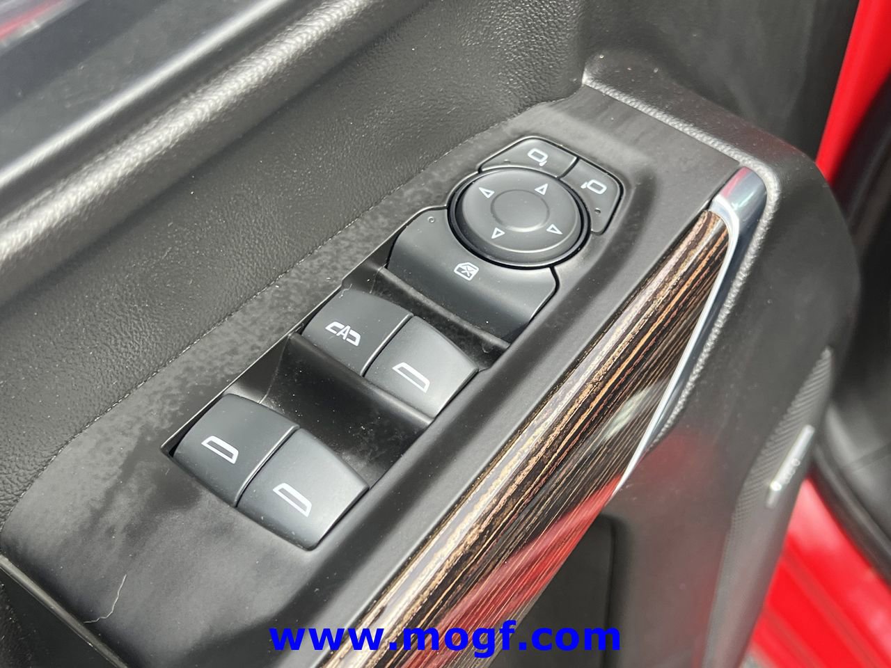 Used 2021 GMC Sierra 1500 Elevation w/ Preferred Package image 17