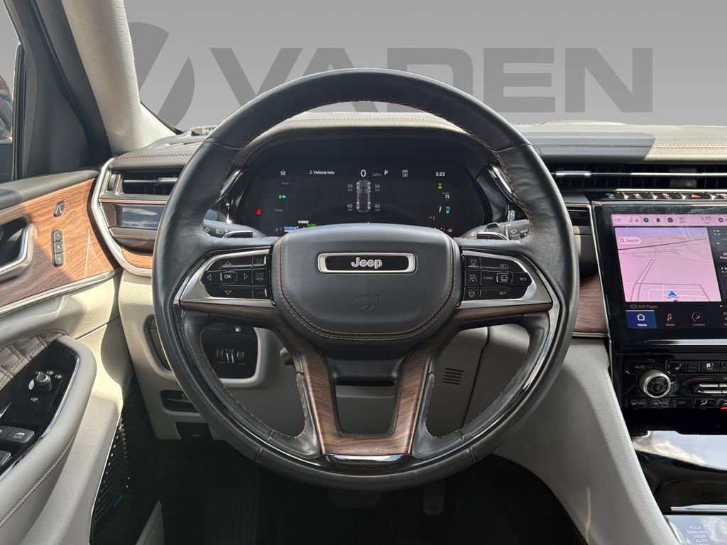 Used 2022 Jeep Grand Cherokee Summit AWD/4WD image 12