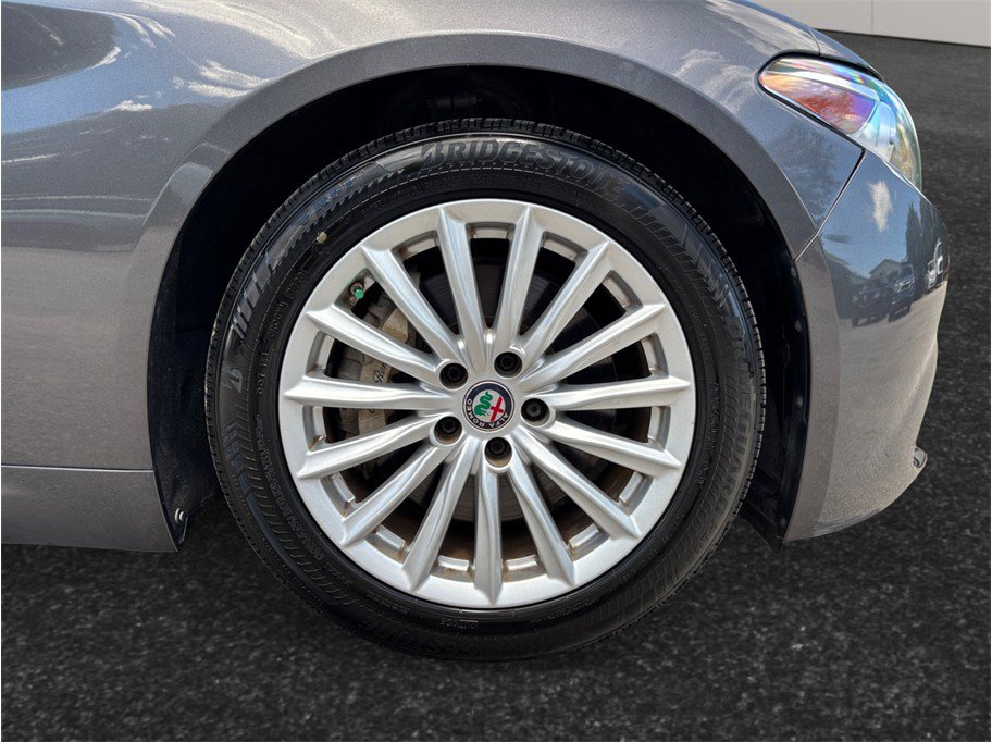 Used 2021 Alfa Romeo Giulia Sprint w/ Sun & Sound Package RWD image 13
