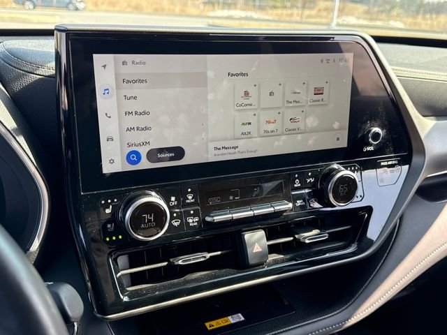 Used 2023 Toyota Highlander Limited image 25