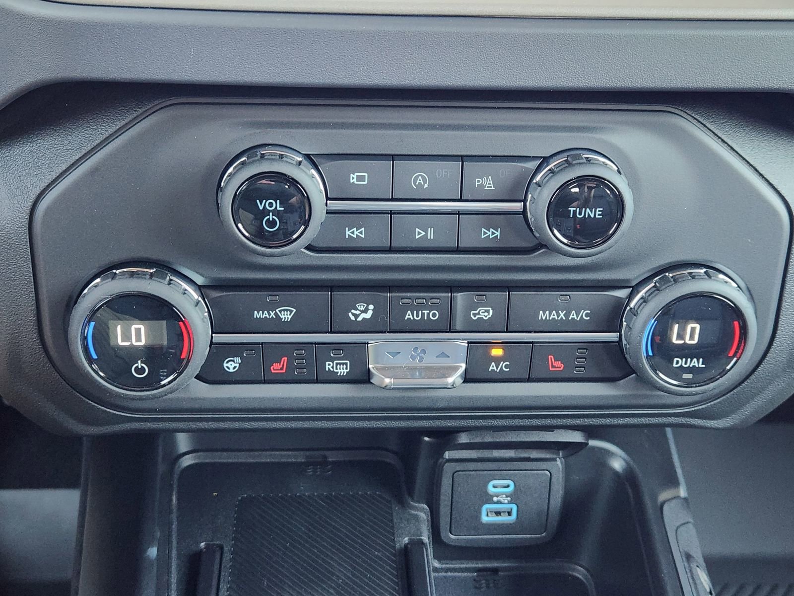 New 2025 Ford Bronco Outer Banks image 16