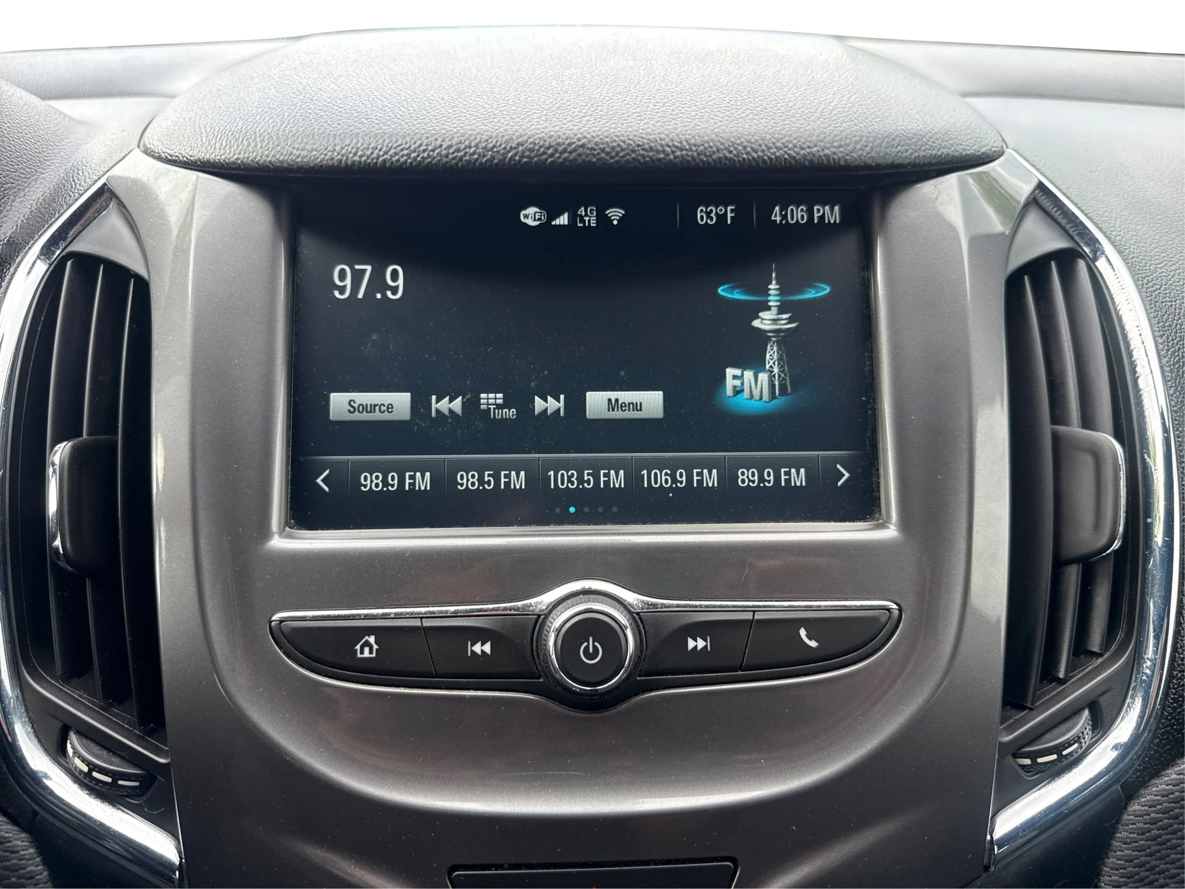 Used 2018 Chevrolet Cruze LT w/ Convenience Package FWD image 15
