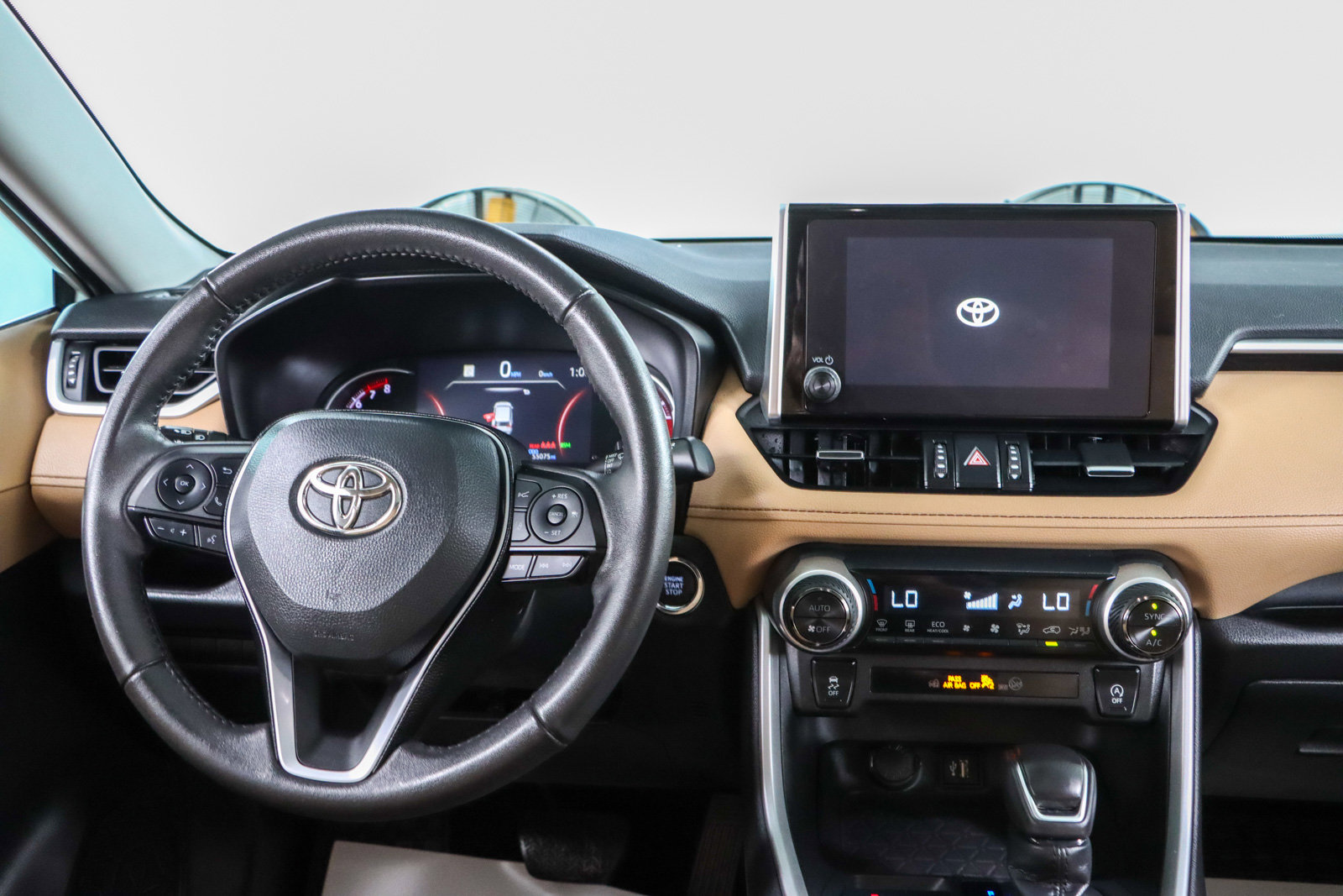 Used 2023 Toyota RAV4 XLE Premium FWD image 17