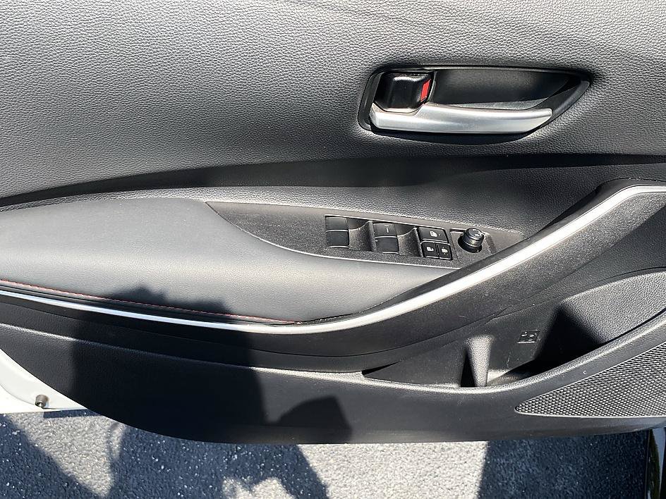 Certified 2025 Toyota Corolla SE FWD image 9