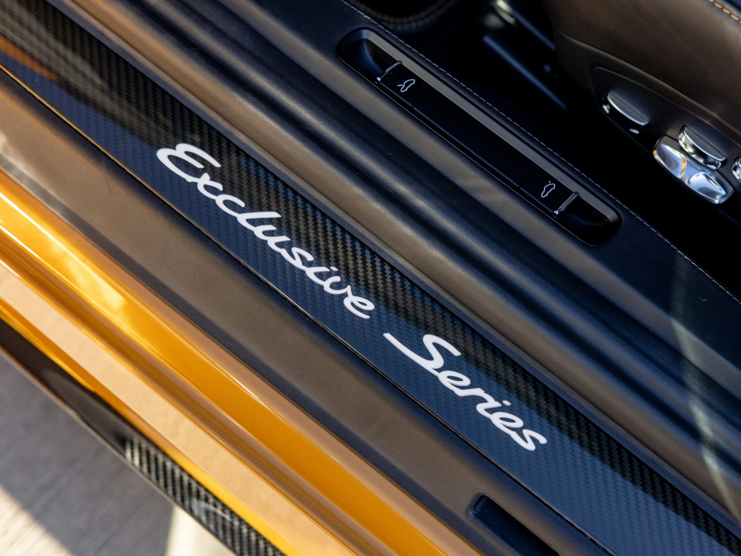 Used 2018 Porsche 911 Turbo S AWD/4WD image 21