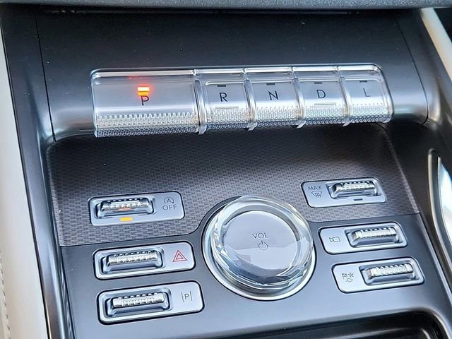 New 2025 Lincoln Nautilus Premier w/ Equipment Group 102A image 22