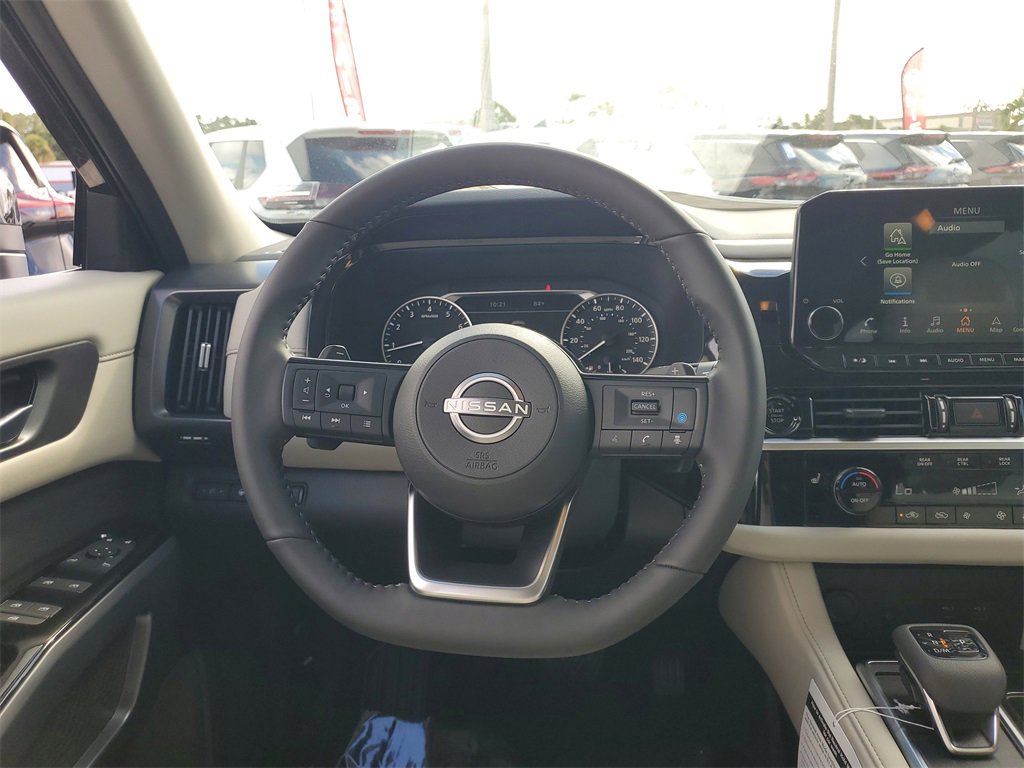 New 2025 Nissan Pathfinder SL image 8