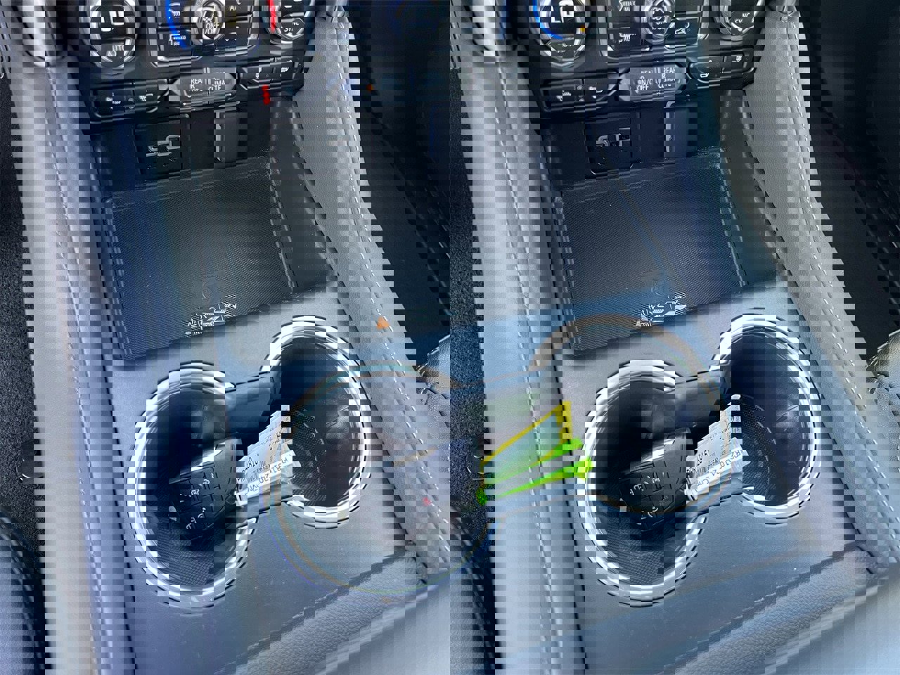 Used 2024 Chevrolet Suburban Z71 w/ Luxury Package image 17