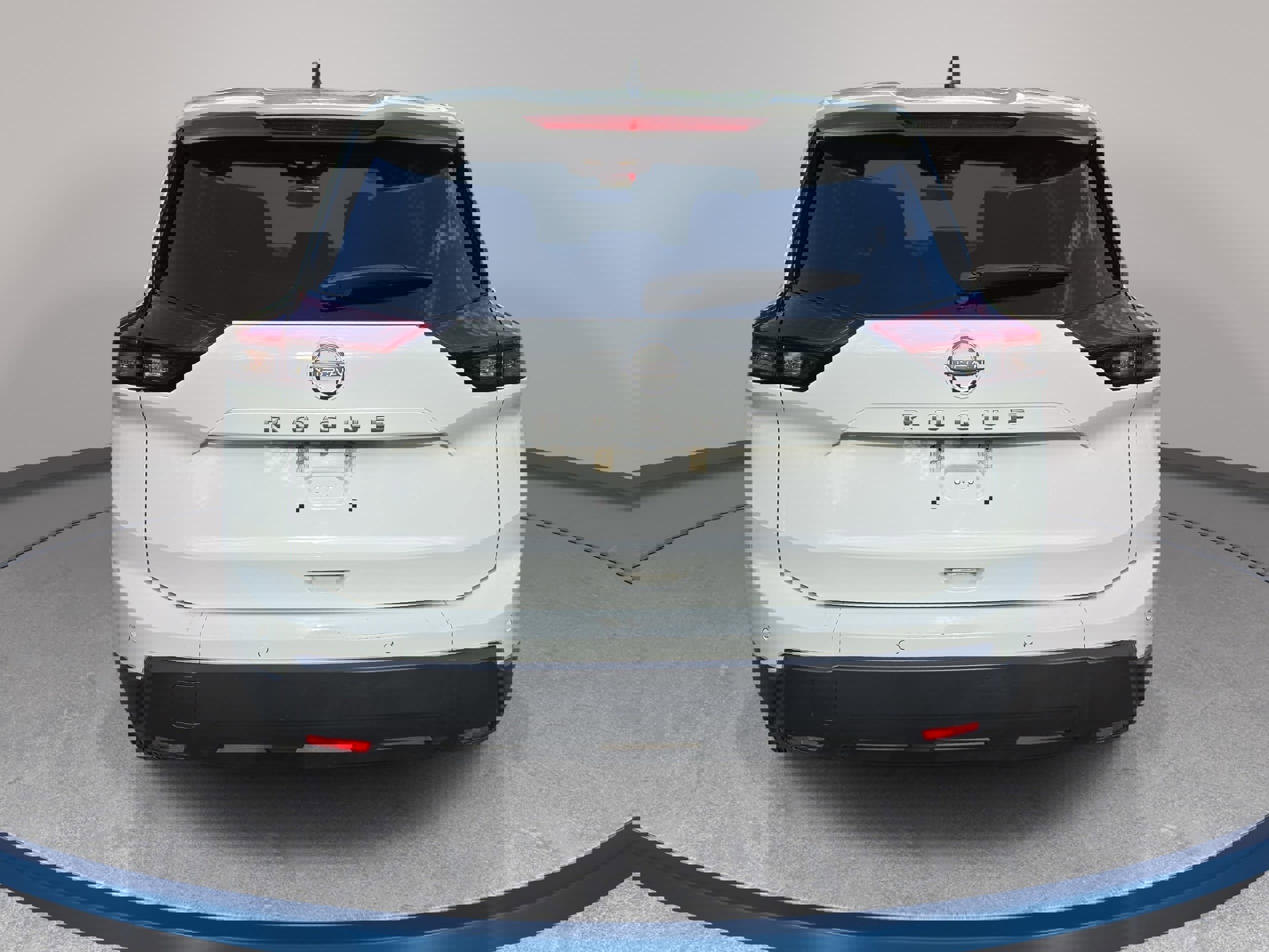 Used 2024 Nissan Rogue S FWD image 6