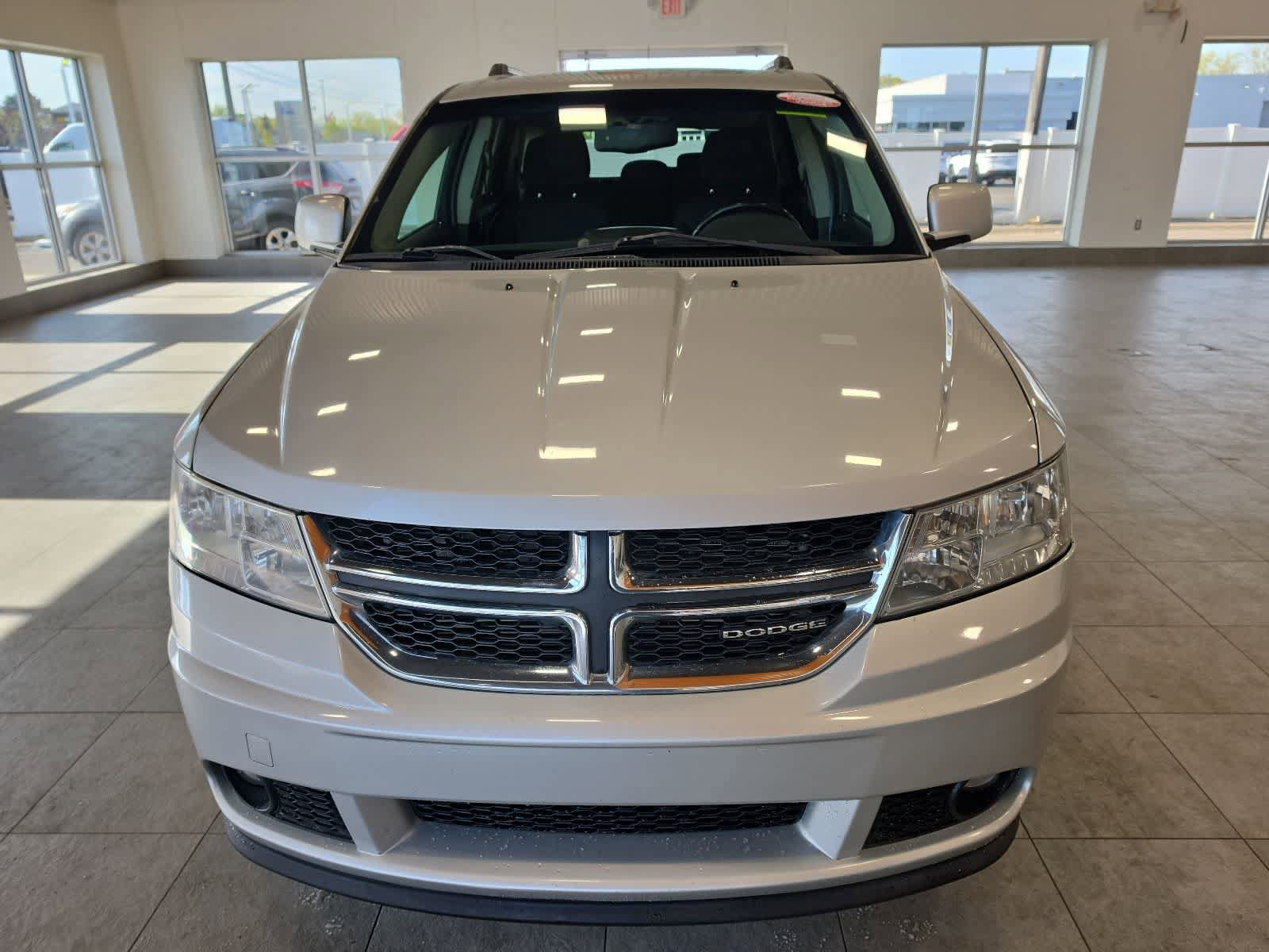 Used 2011 Dodge Journey Crew FWD image 3