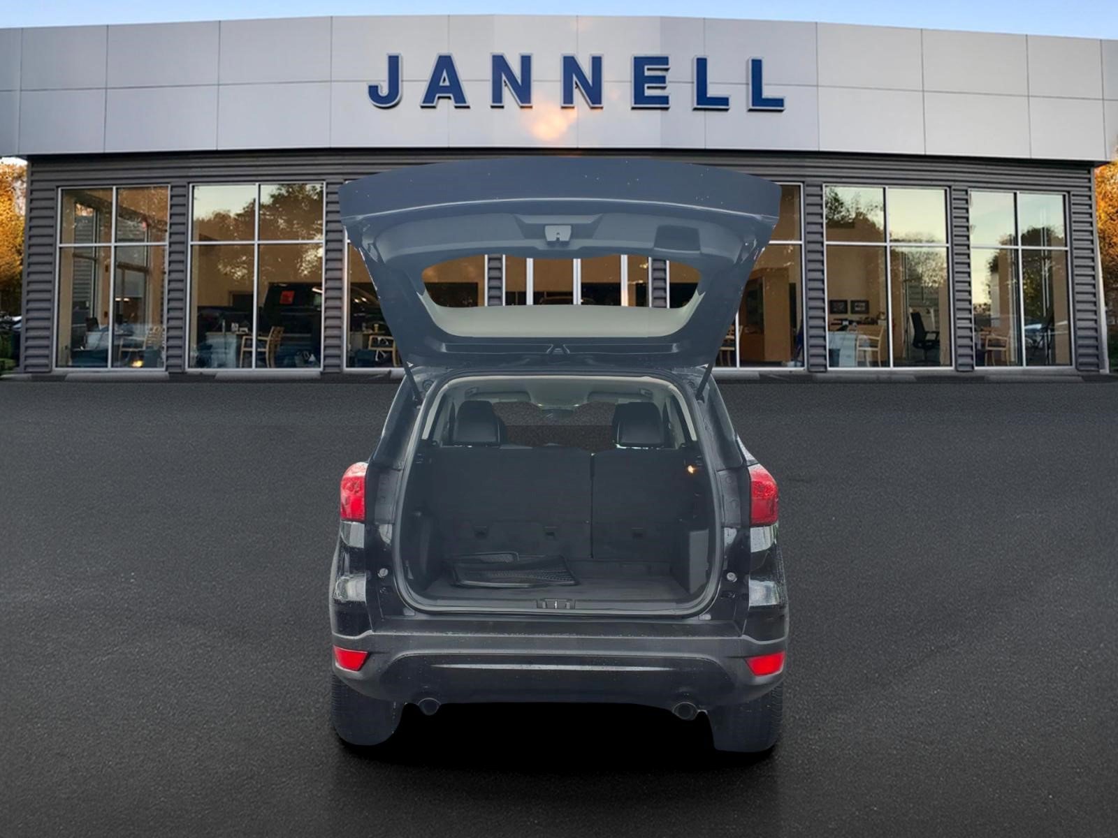 Used 2019 Ford Escape SE image 10