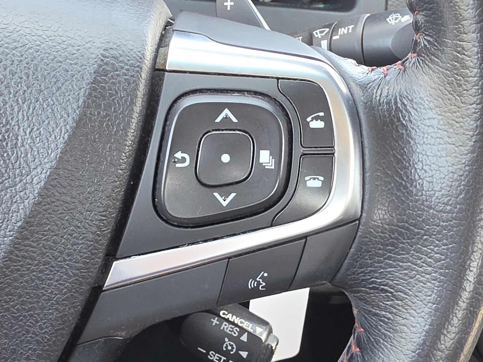 Used 2016 Toyota Camry SE image 17