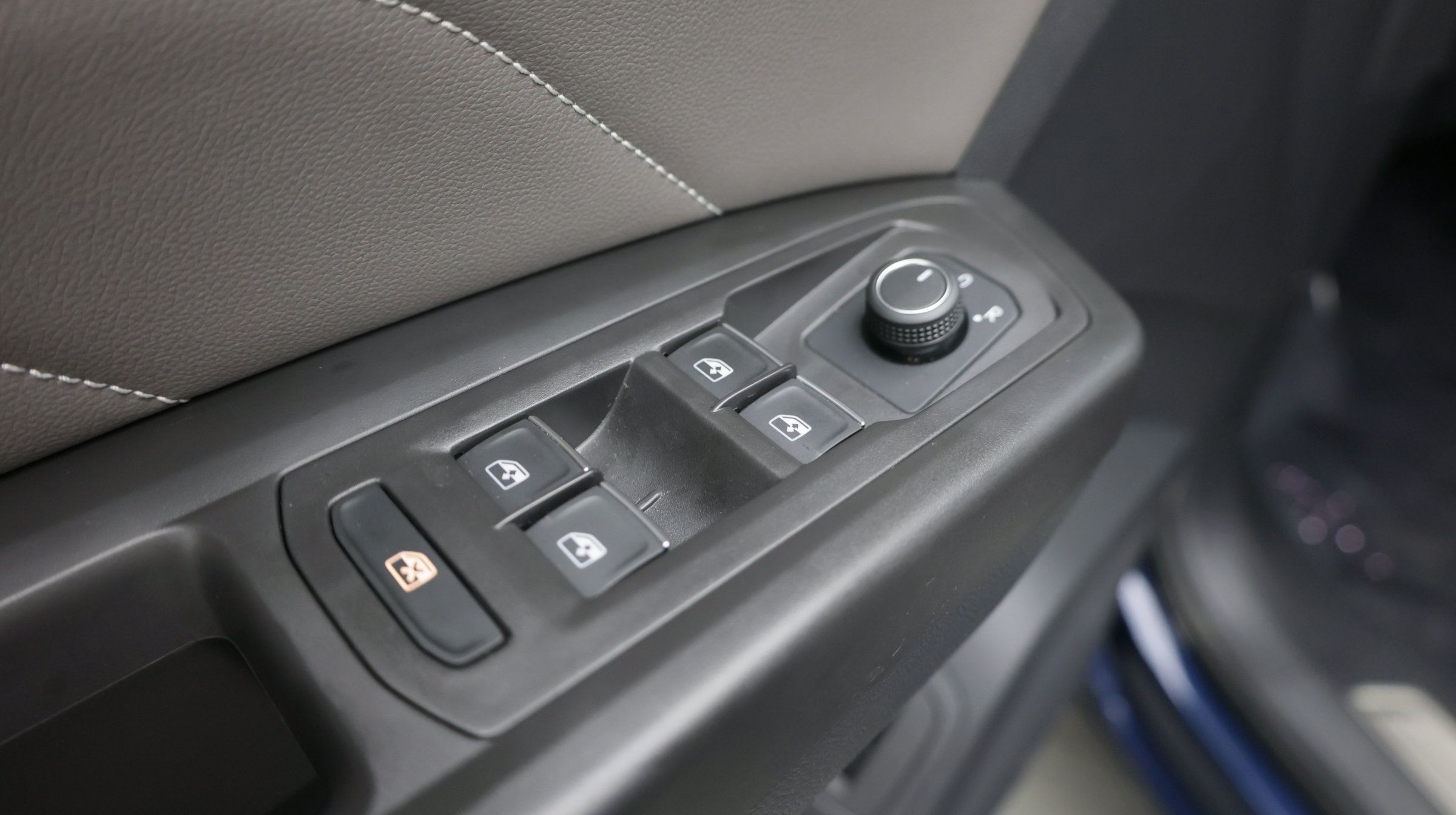 Used 2023 Volkswagen Atlas Cross Sport SE w/ Panoramic Sunroof Package FWD image 13