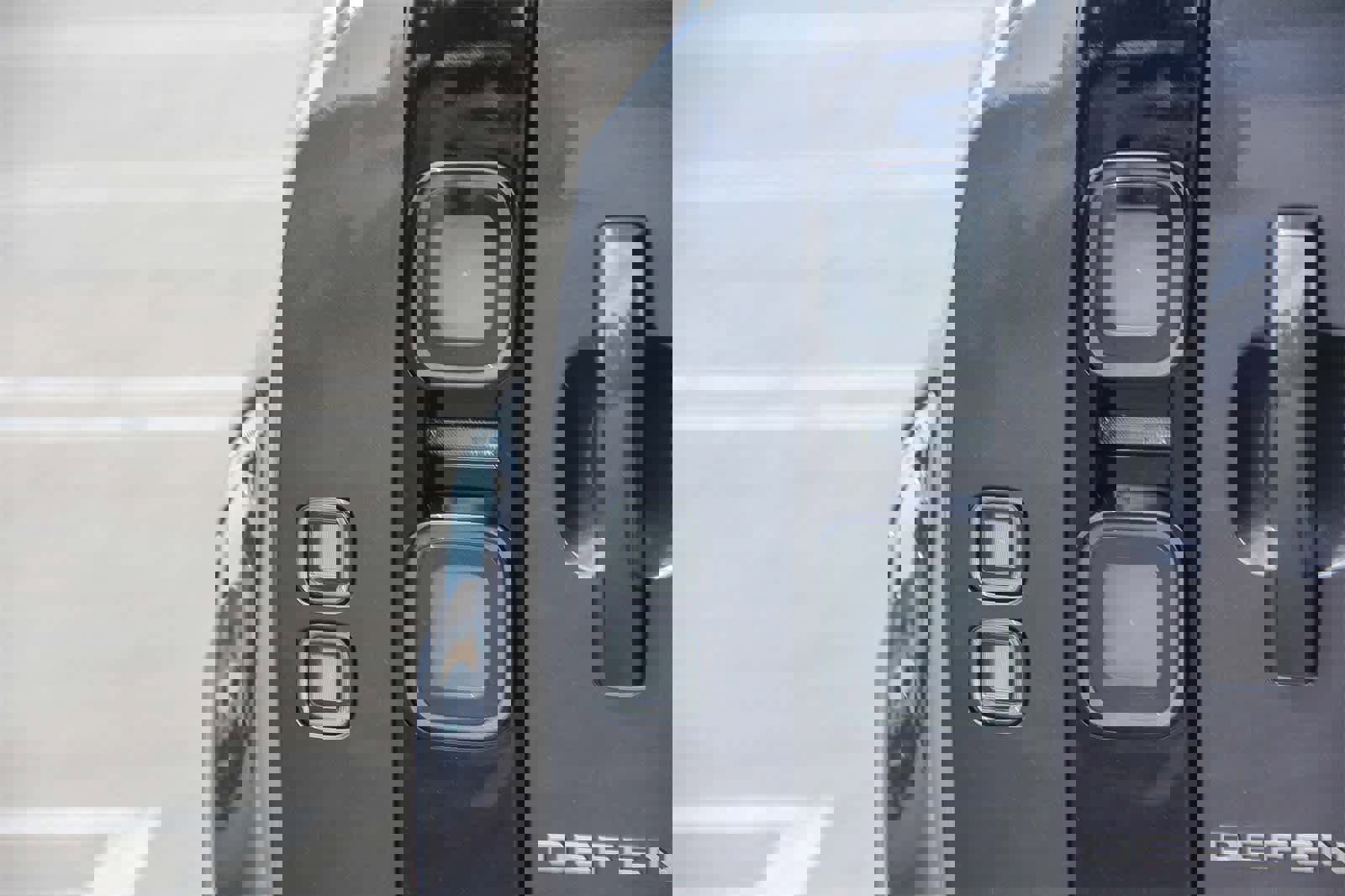 New 2026 Land Rover Defender 110 S image 7