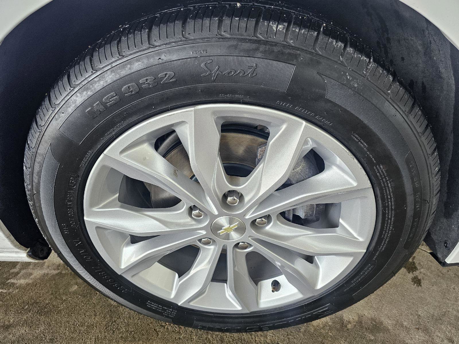 Used 2022 Chevrolet Malibu LT image 9