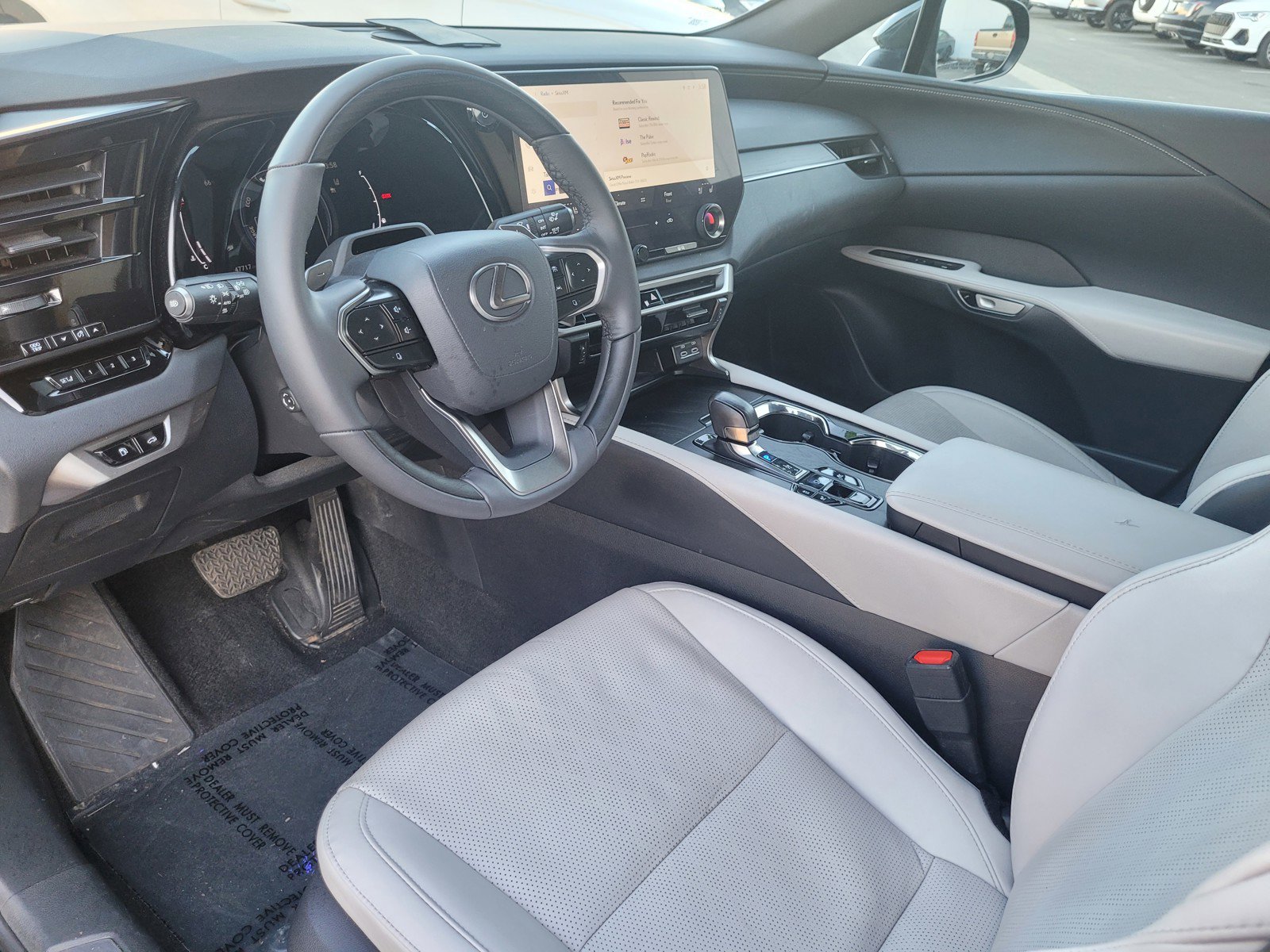 Used 2023 Lexus RX 350 w/ Accessory Package (Z1) image 9