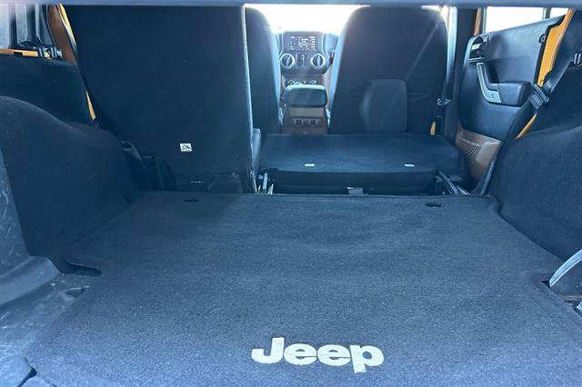 Used 2014 Jeep Wrangler Unlimited Sahara AWD/4WD image 16