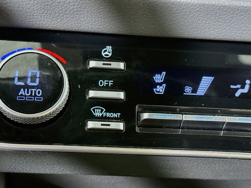 Used 2020 Hyundai Sonata Limited w/ Cargo Package FWD image 13