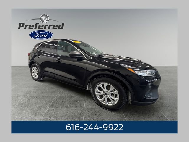 Used 2023 Ford Escape Active image 1