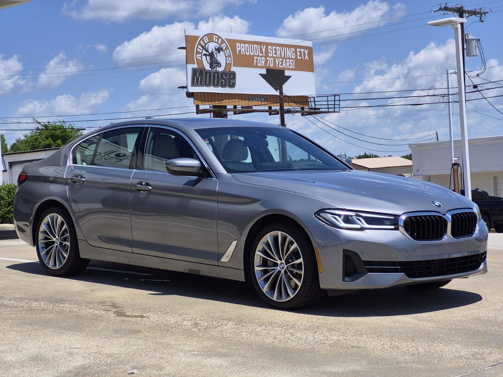 Certified 2023 BMW 530i w/ Premium Package RWD image 3