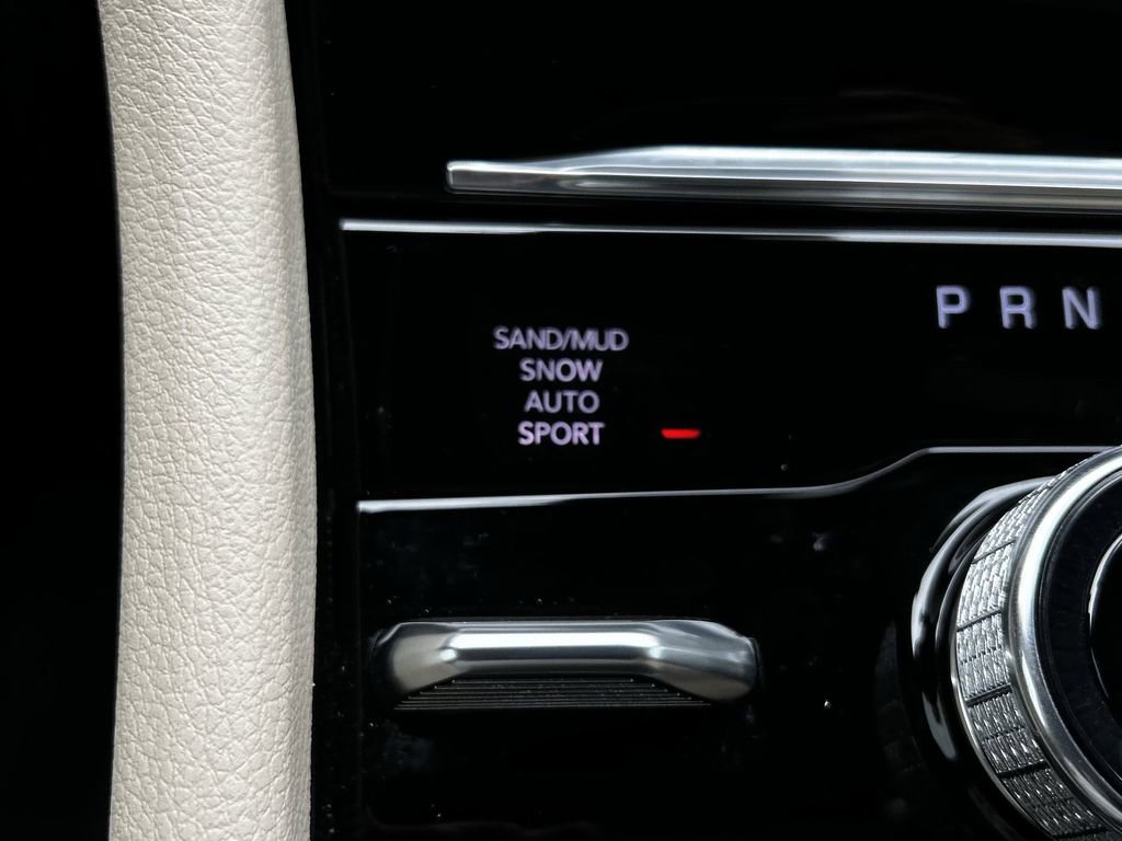 Used 2025 Jeep Grand Cherokee Limited w/ Black Appearance Package AWD/4WD image 25