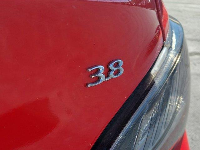 Used 2013 Hyundai Genesis 3.8 image 6