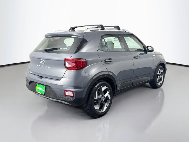 Used 2024 Hyundai Venue SEL FWD image 10