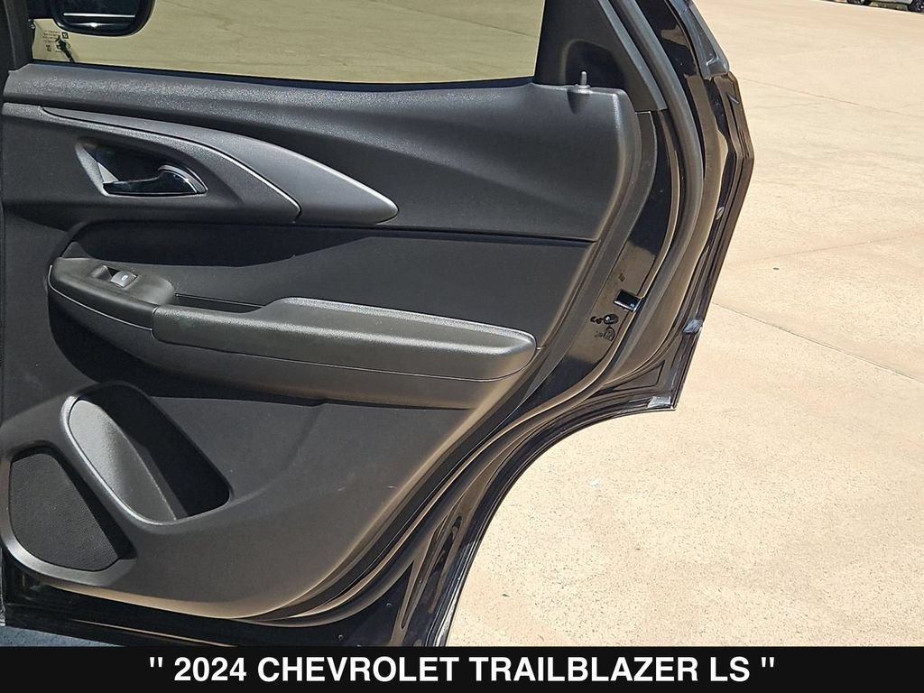 Used 2024 Chevrolet TrailBlazer LS w/ LS Convenience Package FWD image 26