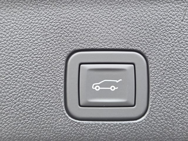 New 2026 GMC Yukon XL AT4 w/ AT4 Premium Plus Package AWD/4WD image 23