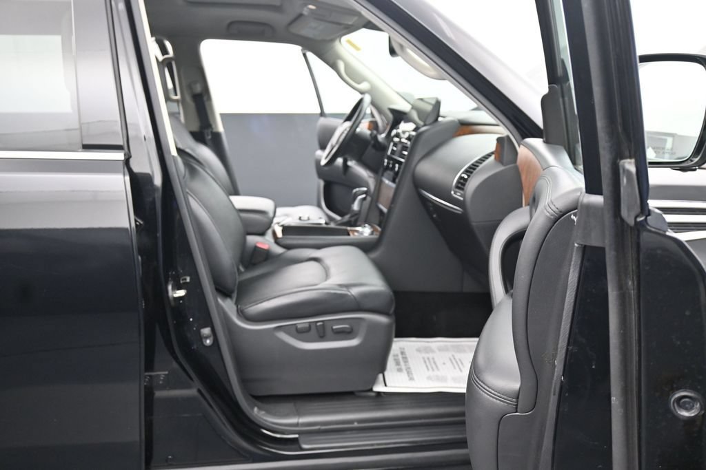 Used 2024 Nissan Armada SL w/ Captain's Chairs Package AWD/4WD image 18