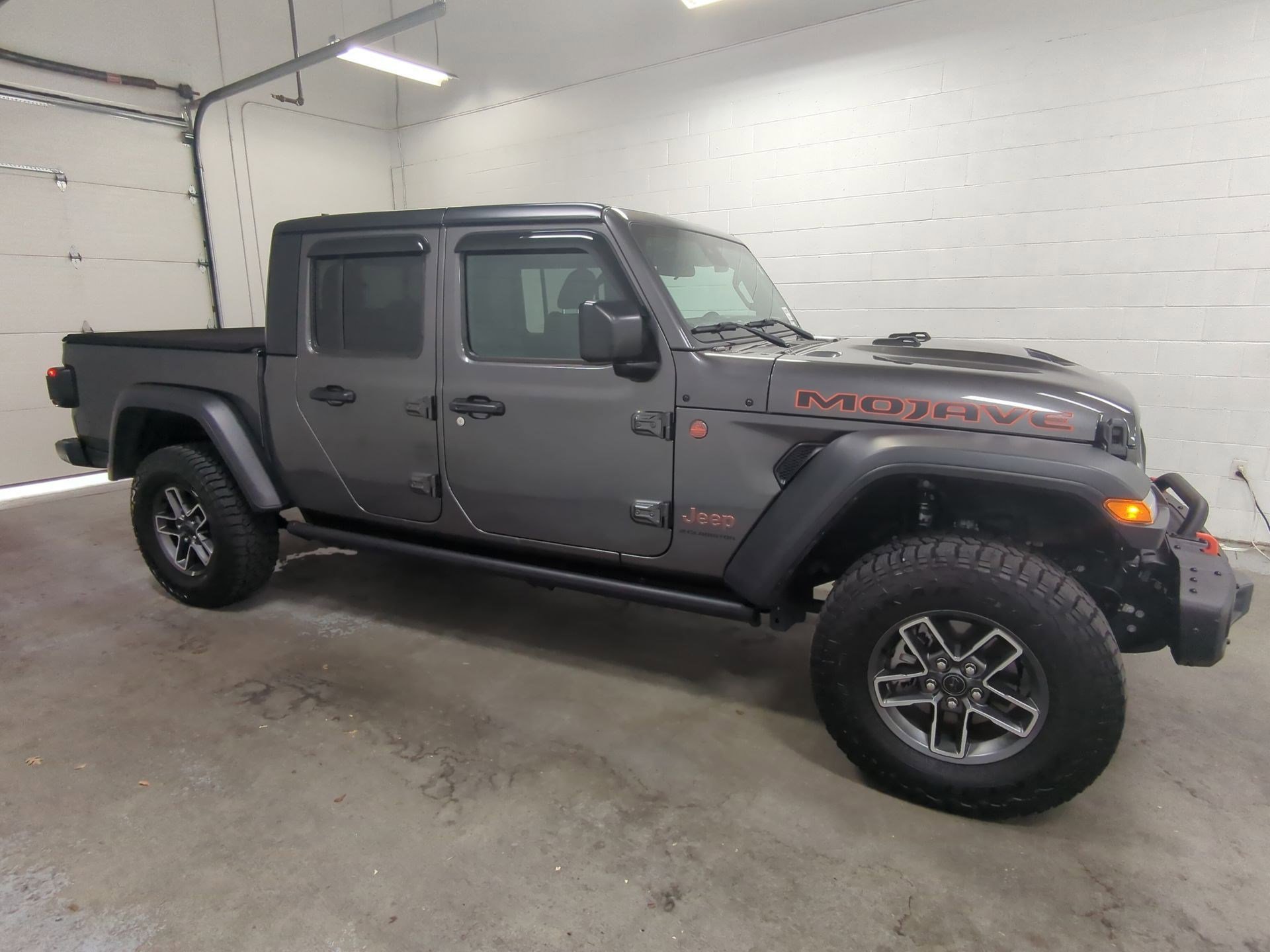 Certified 2025 Jeep Gladiator Mojave w/ Convenience Group image 2