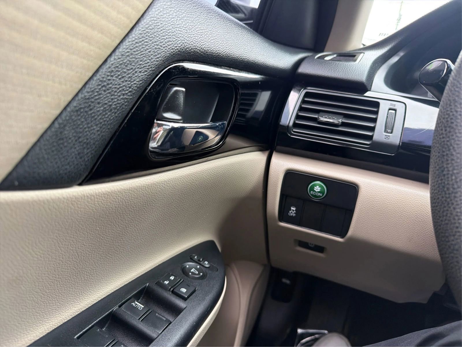 Used 2017 Honda Accord LX image 17