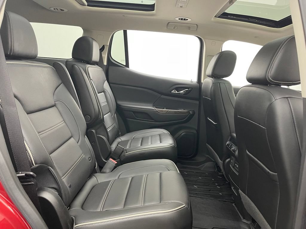 Used 2021 GMC Acadia Denali w/ Denali Technology Package FWD image 39