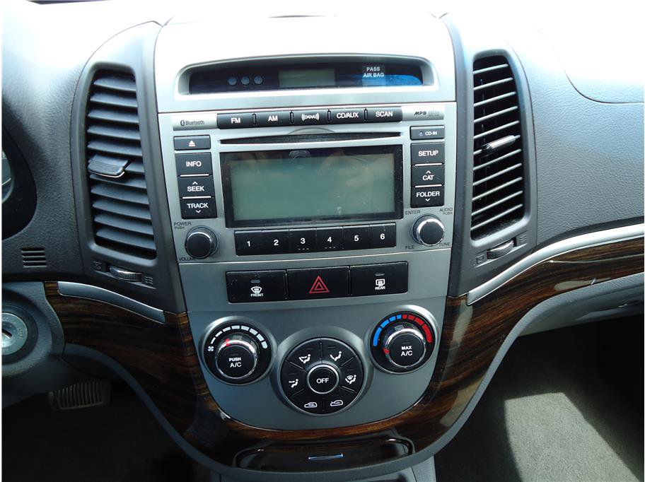 Used 2012 Hyundai Santa Fe GLS image 17
