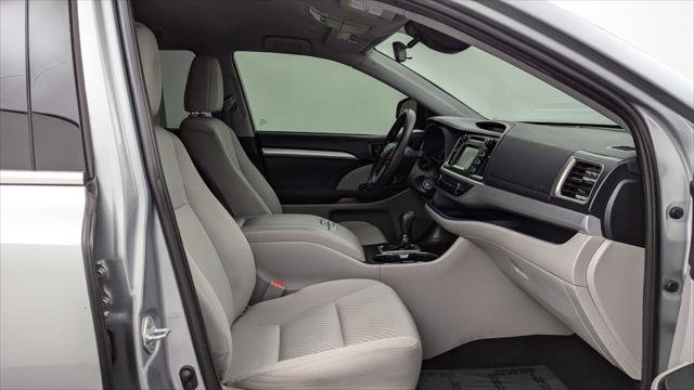 Used 2019 Toyota Highlander LE image 21