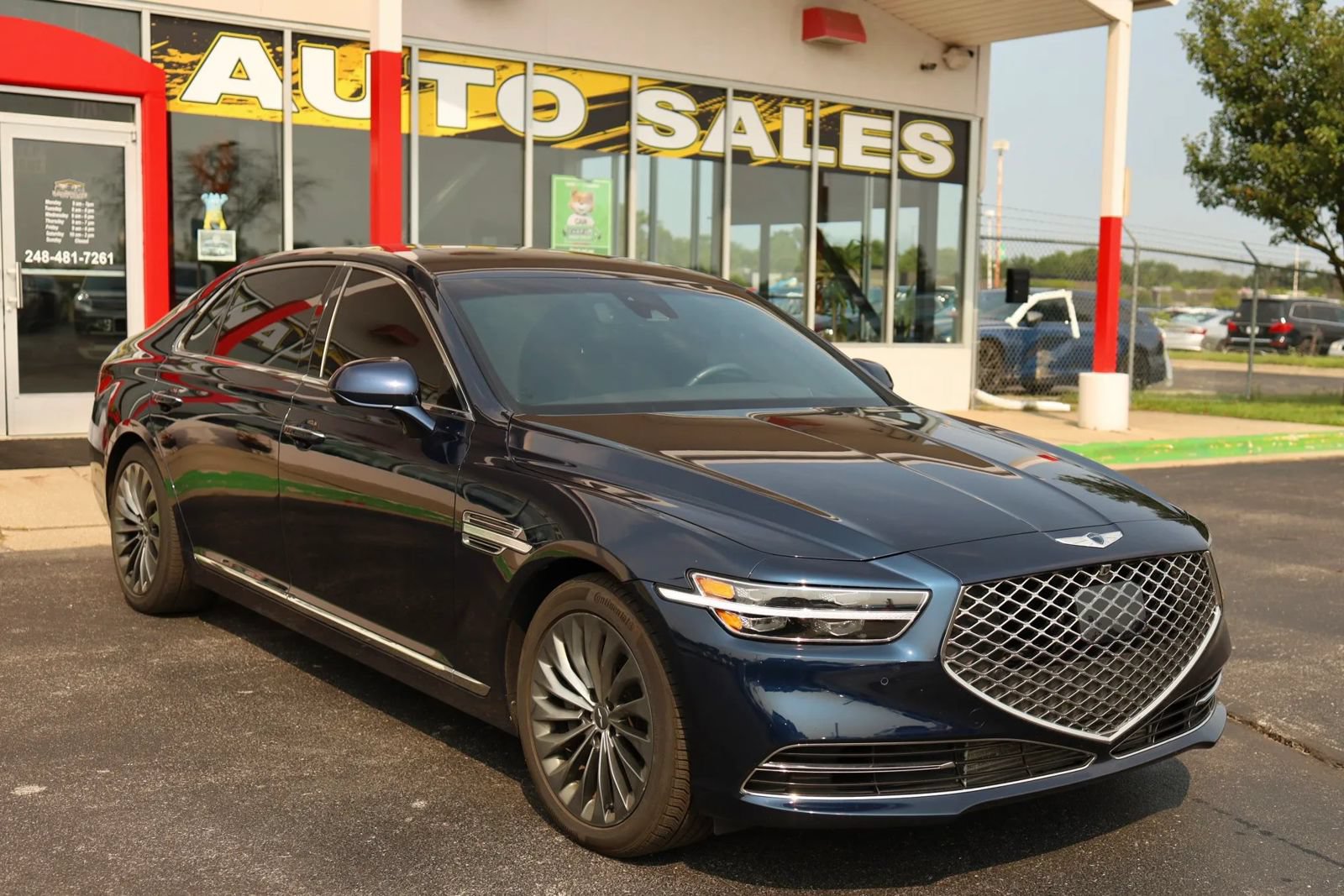 Used 2020 Genesis G90 3.3T Premium RWD image 3