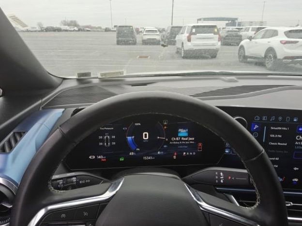 Used 2025 Chevrolet Equinox EV LT w/ Convenience Package image 8