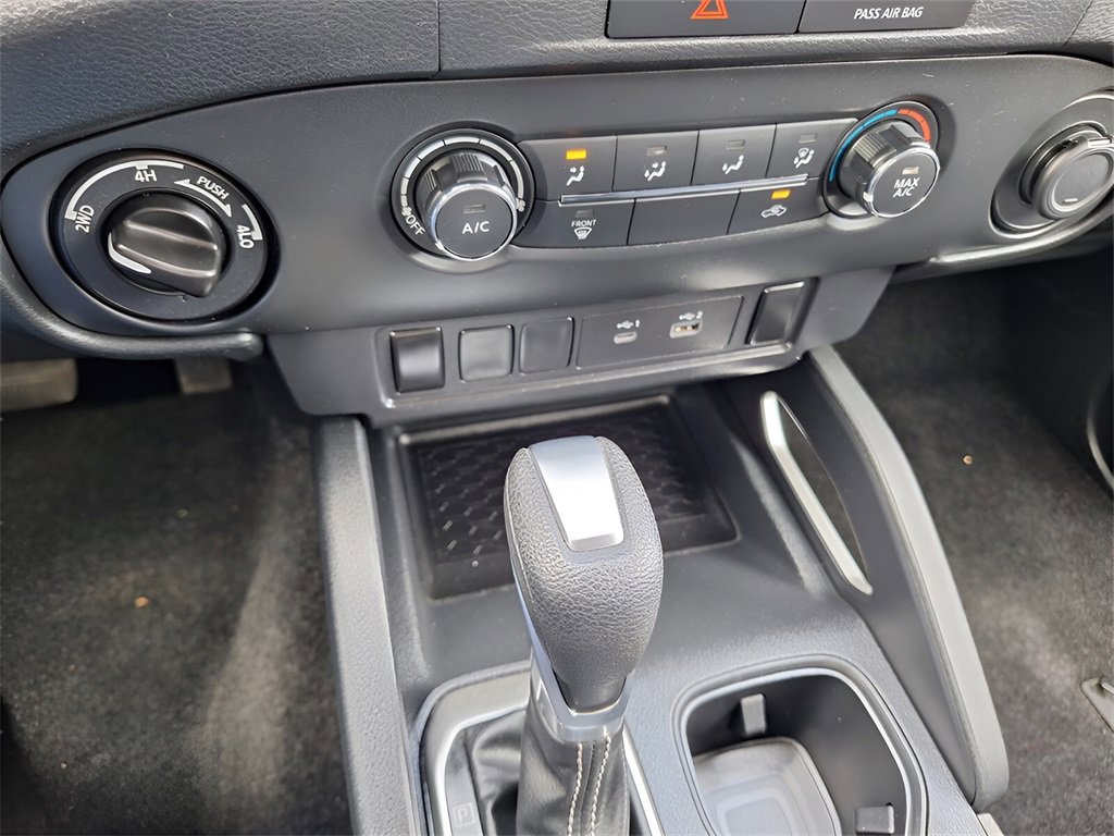 Used 2022 Nissan Frontier SV image 14