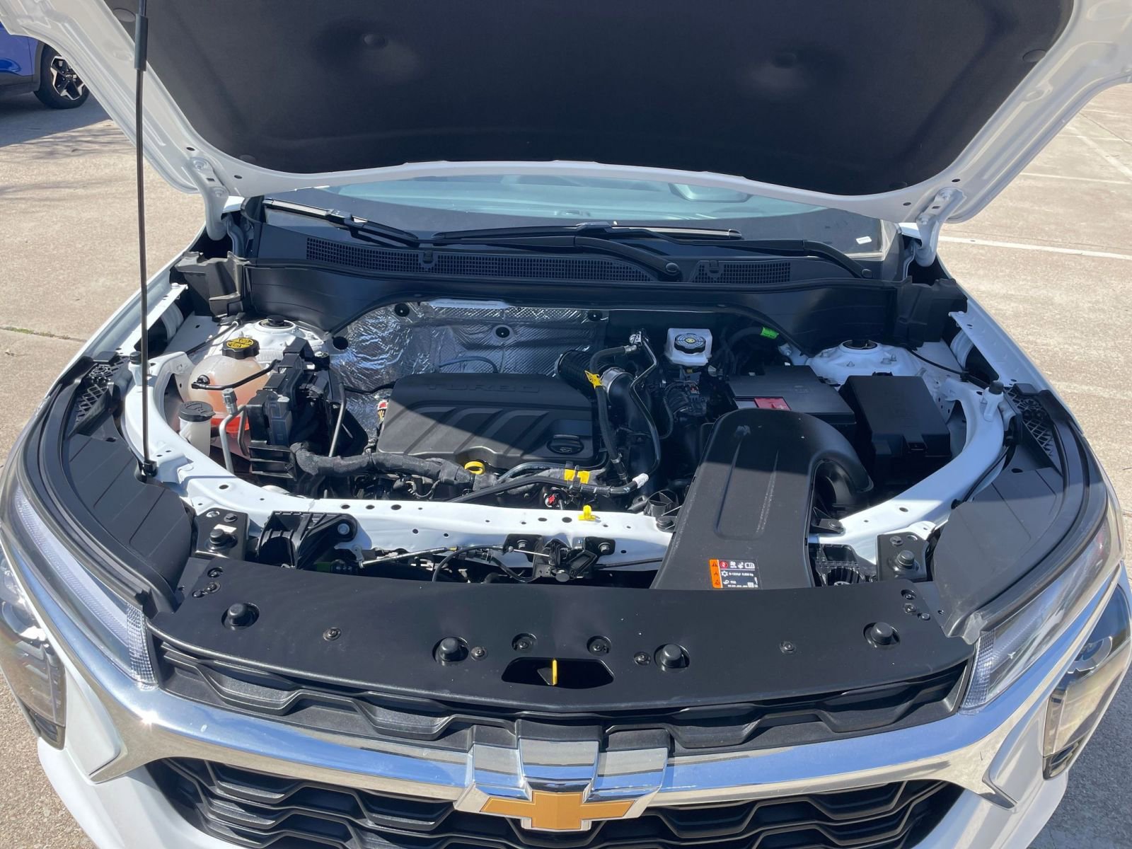 Used 2025 Chevrolet Trax LT image 35