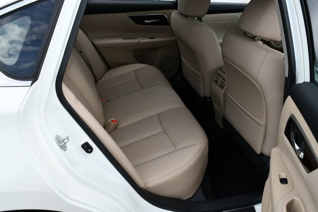 Used 2015 Nissan Altima 2.5 SL w/ Moonroof Package FWD image 45