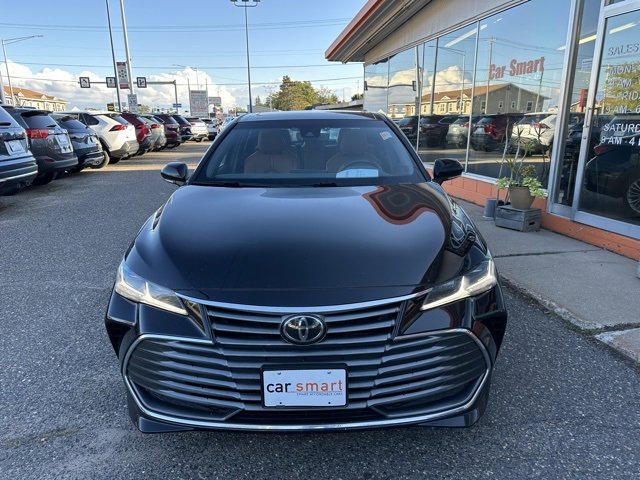 Used 2020 Toyota Avalon Limited image 2