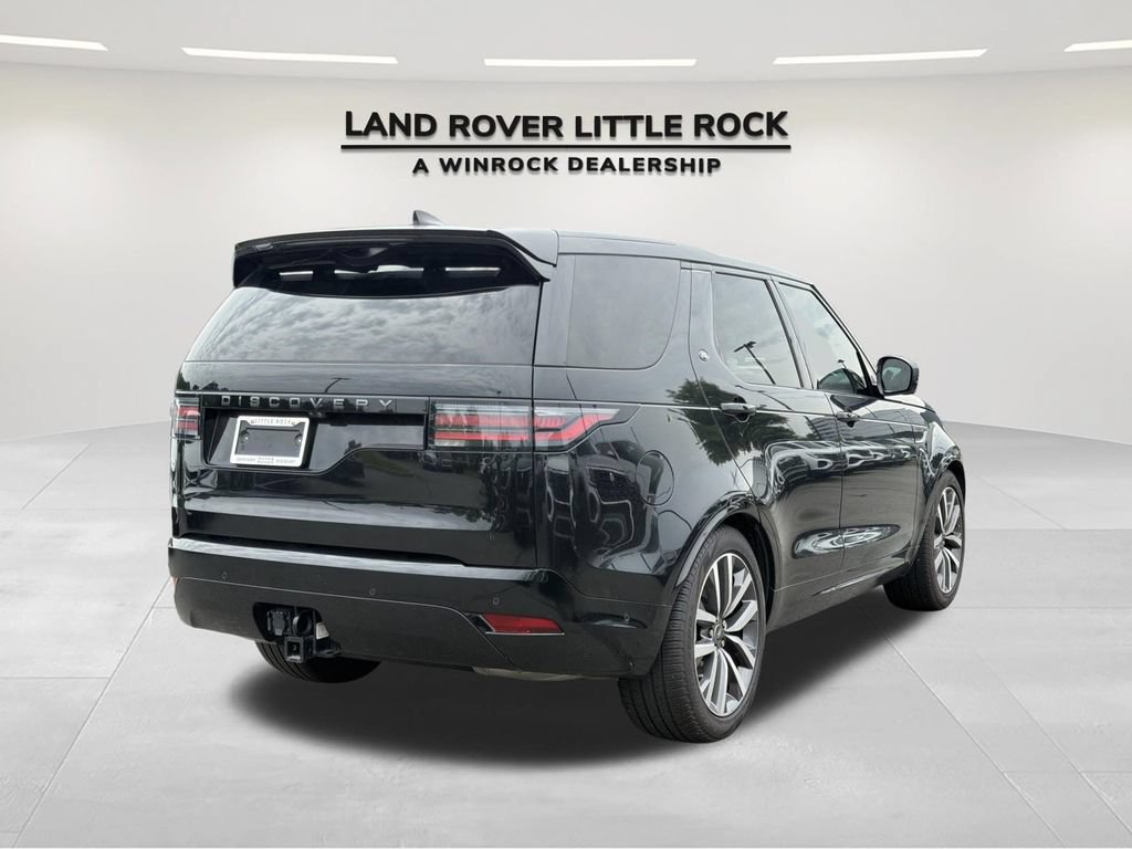 Used 2024 Land Rover Discovery Dynamic SE AWD/4WD image 2
