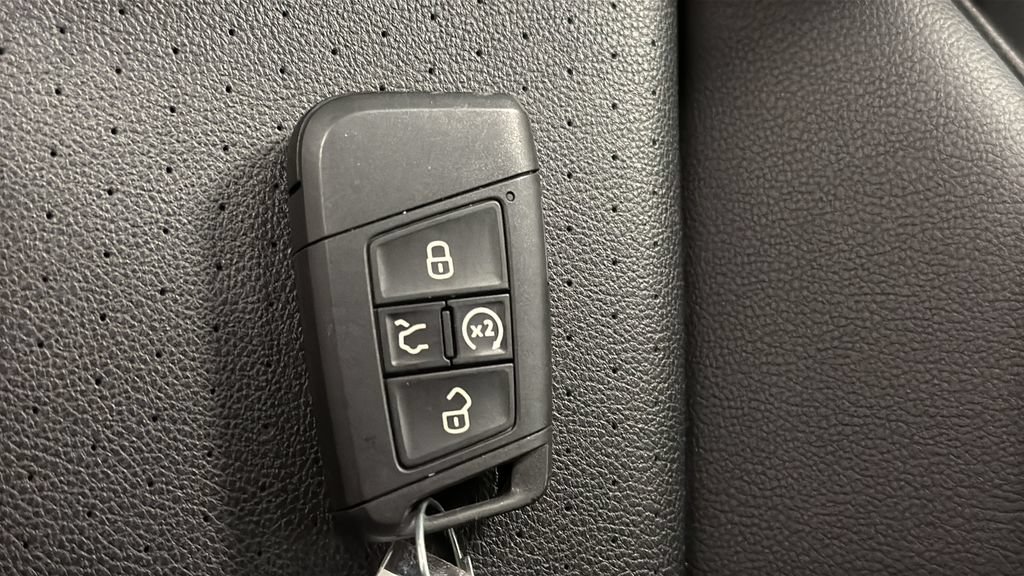 Used 2024 Volkswagen Tiguan SE AWD/4WD image 20