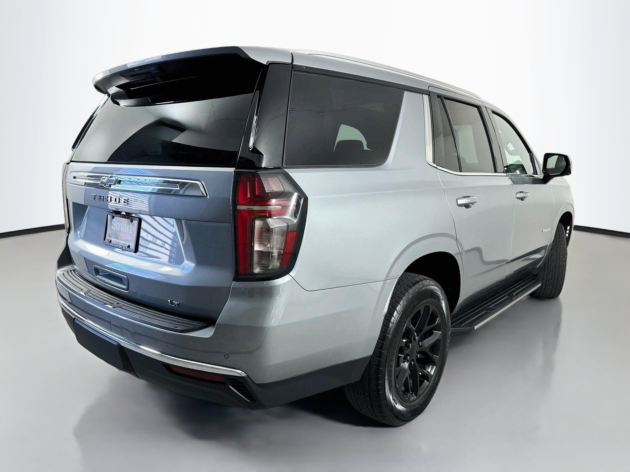 Used 2023 Chevrolet Tahoe LT w/ Luxury Package AWD/4WD image 7