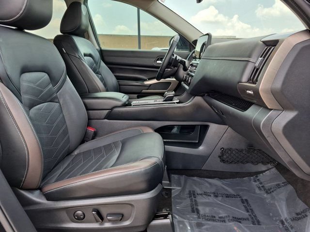 Used 2023 Nissan Pathfinder Platinum w/ Cargo Package FWD image 21