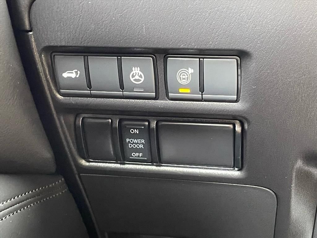 Used 2024 Nissan Armada SL w/ Captain's Chairs Package image 21