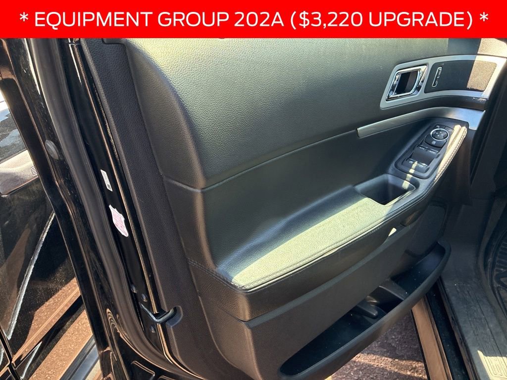 Used 2014 Ford Explorer XLT w/ Equipment Group 202A AWD/4WD image 12